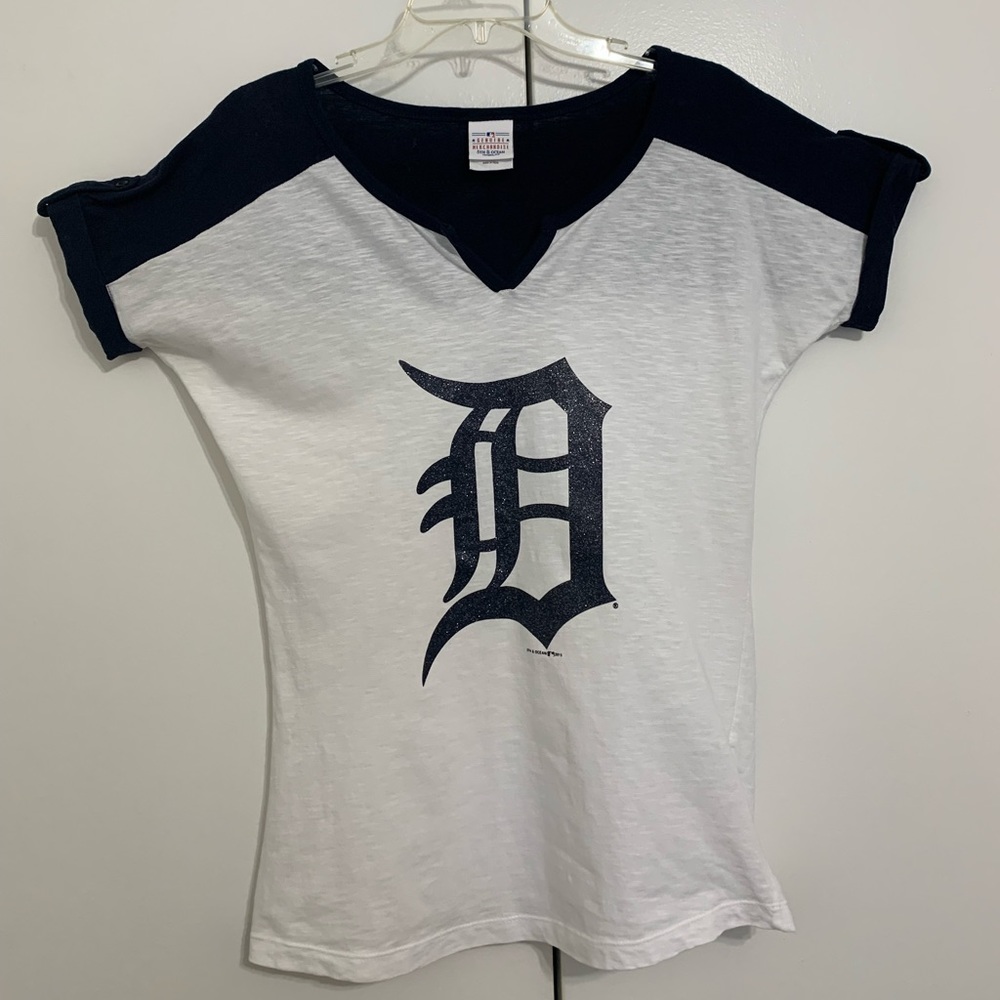 Detroit Tigers Women’s T-Shirt Size Medium